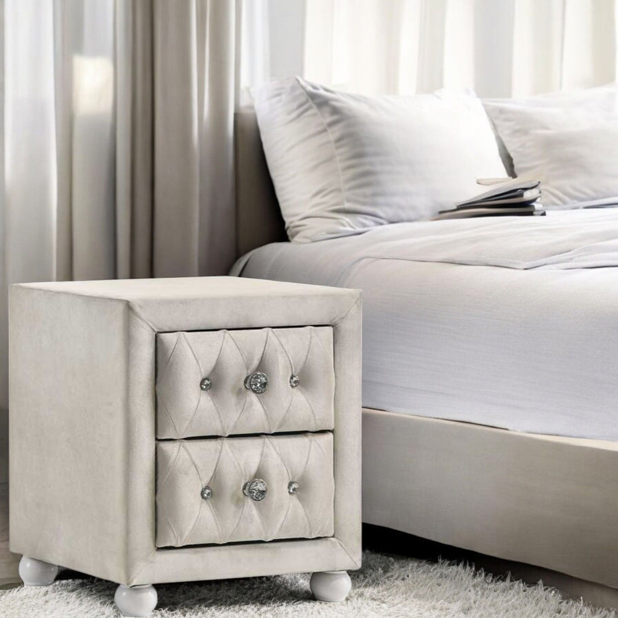 Reggie - Compact Nightstand