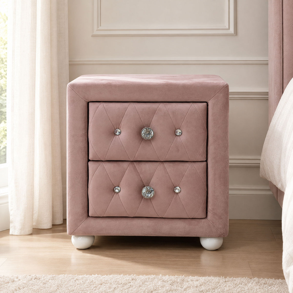 Reggie - Compact Nightstand