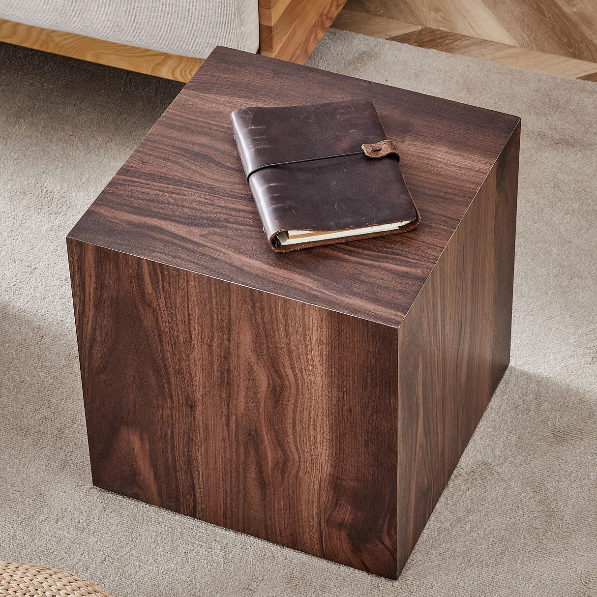 Luxurious Wood Grain Coffee Table Elegant Design For Living Room - Walnut