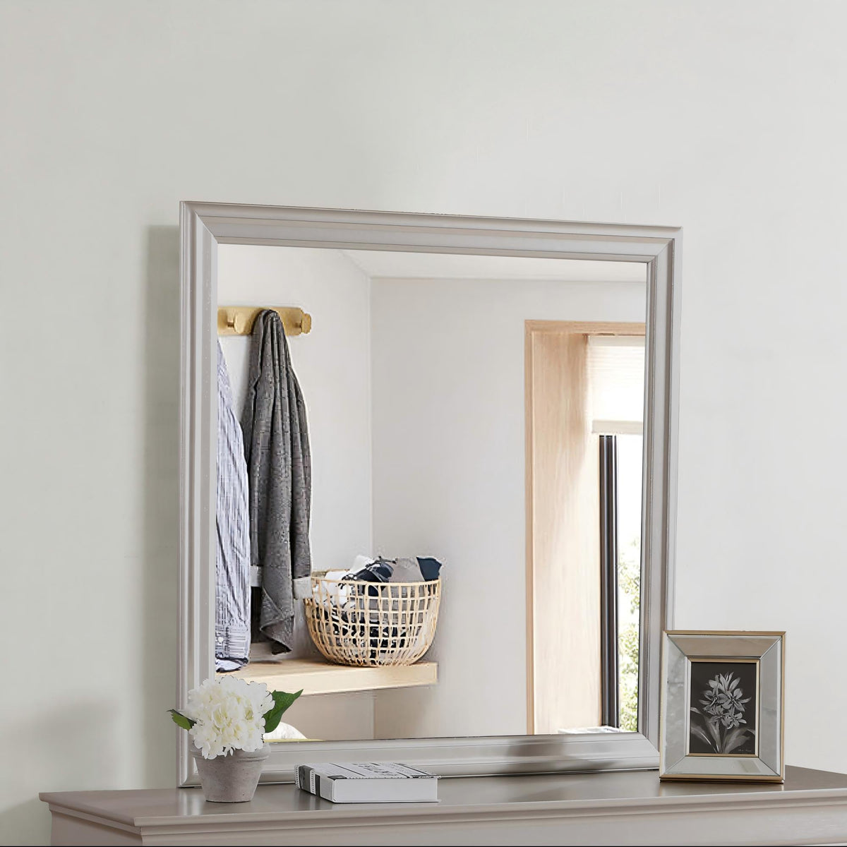 Lorana - Traditional Mirror - Champagne