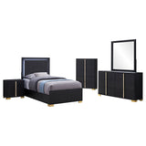Bedroom Set With Accents