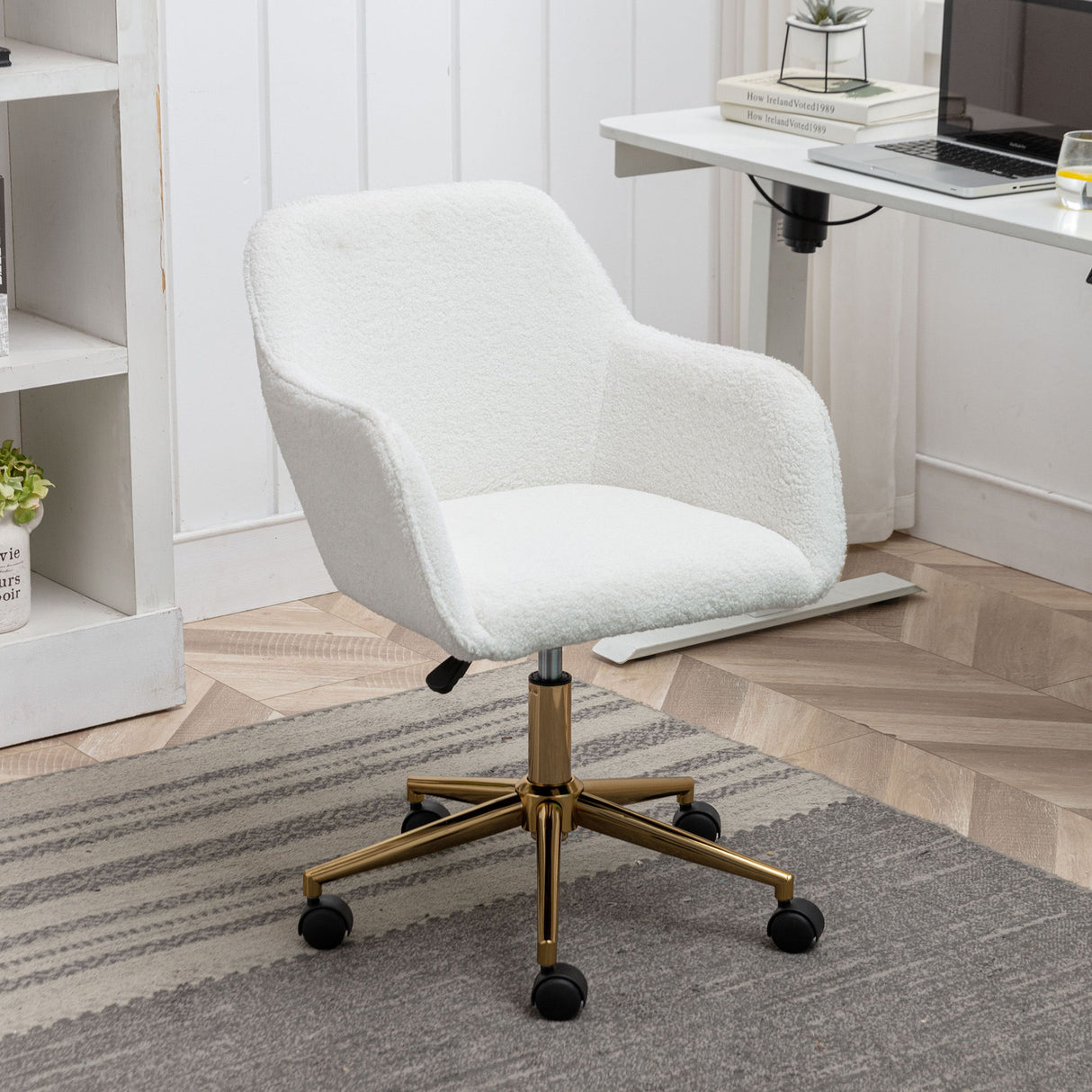 Modern Adjustable Height 360 Revolving Home Office Chair With Metal Legs And Universal Wheel For Indoor