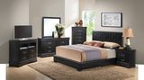 Elegant Platform Bed For Relaxed Spaces