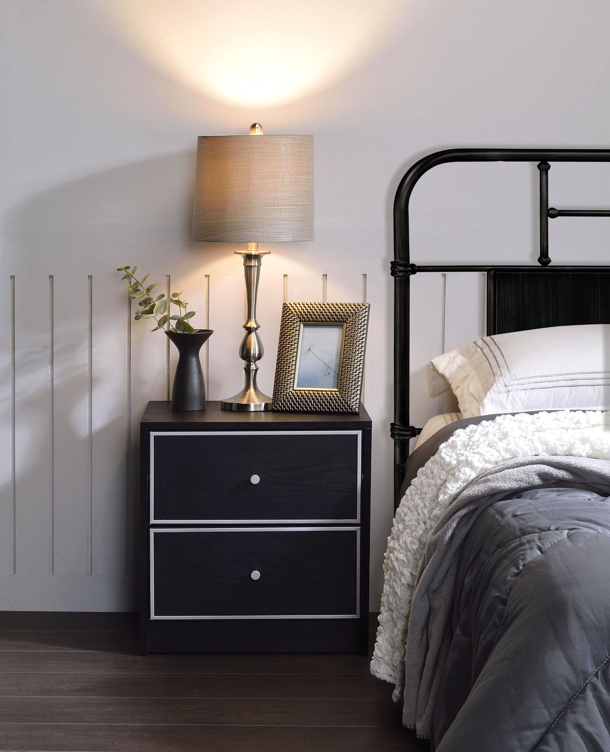 Jabir - Accent Table - Black / Silver